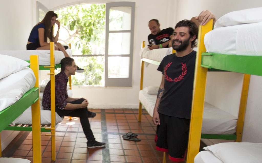 Che Lagarto Hostel بوينس آيرس الغرفة الصورة
